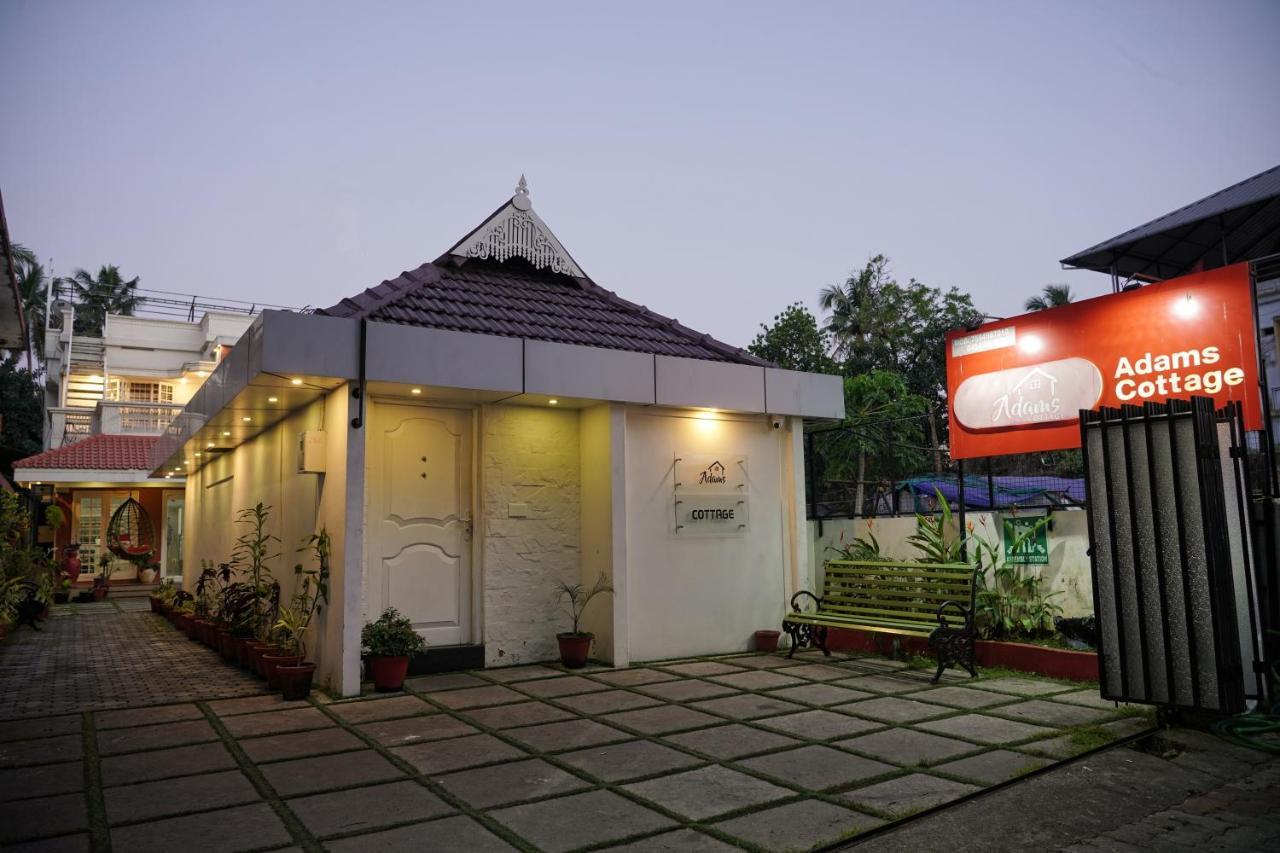 Adams Cottage Kochi Buitenkant foto